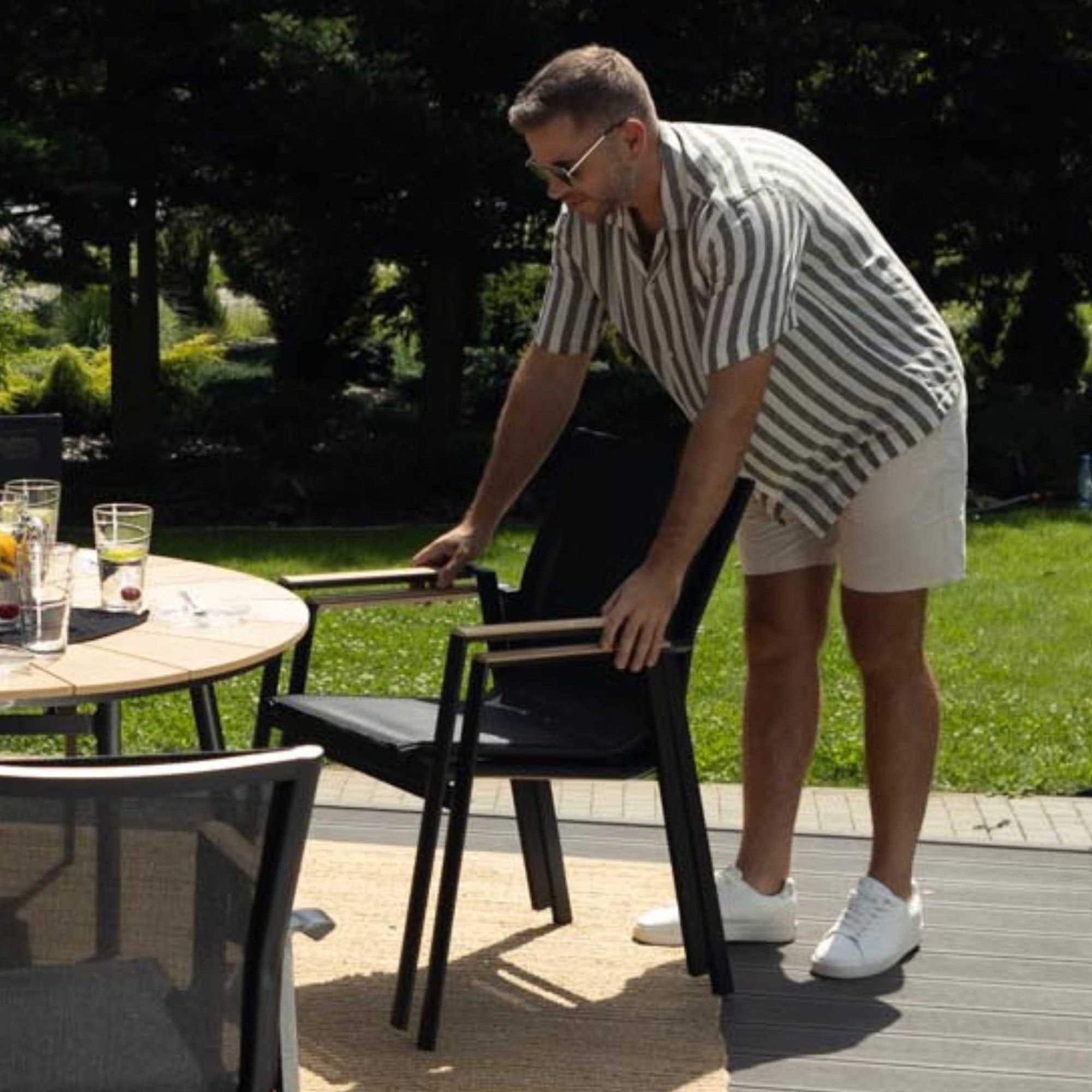 Stoličky v sade Ozzano sú navrhnuté tak