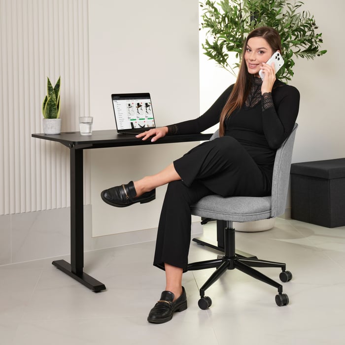Ergonomické kancelárske kreslo Fano je klasický model navrhnutý s dôrazom na pohodlie a estetiku. 