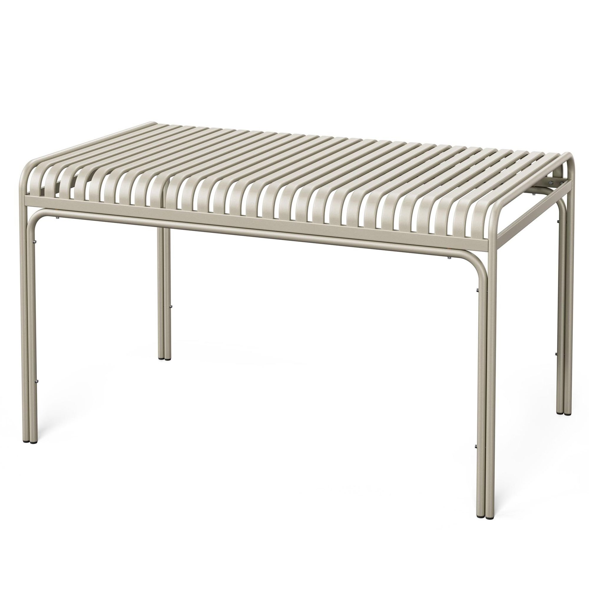 Stôl sa výborne kombinuje s určenou kovovou lavičkou s dĺžkou 130 cm. 