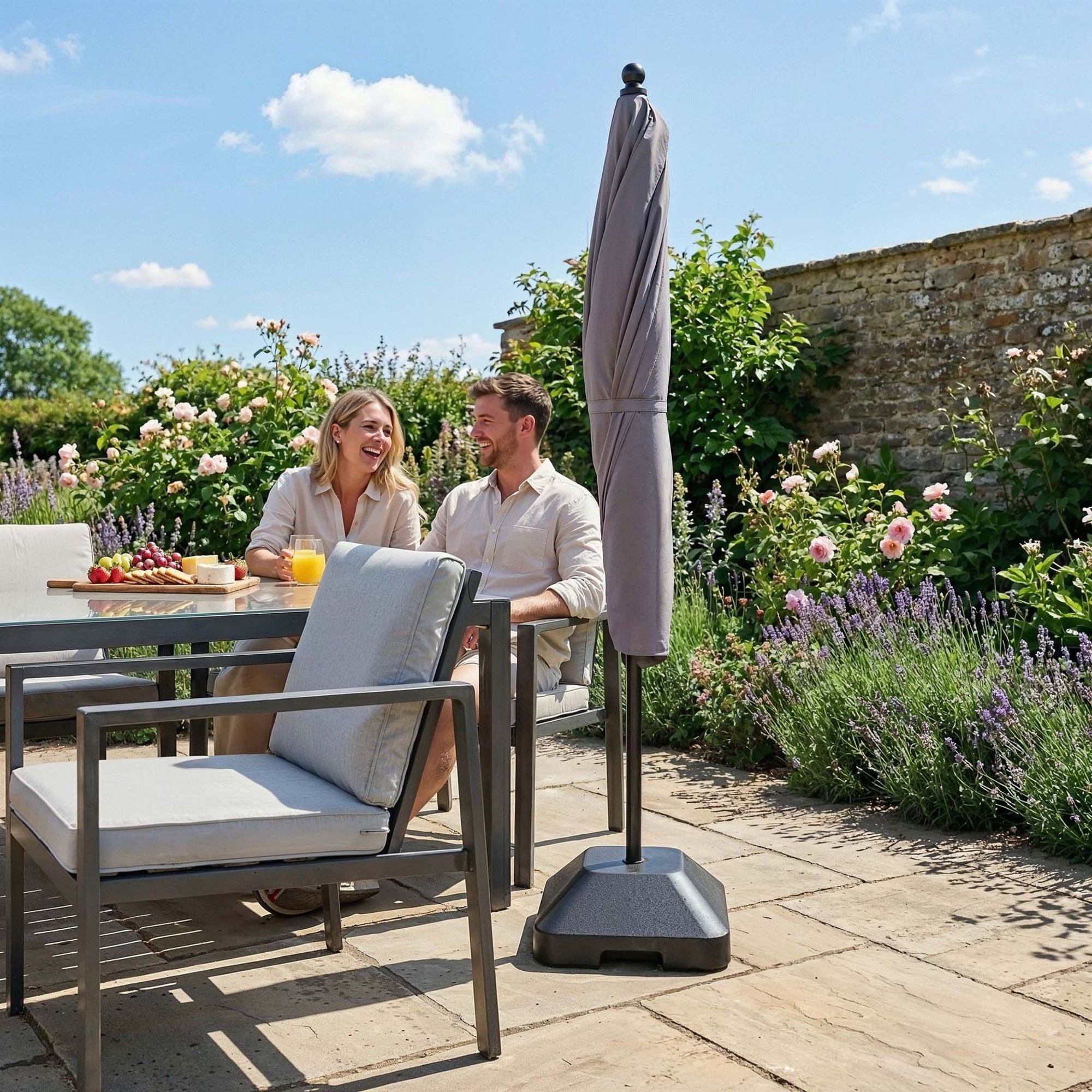 Ankona DV-148GU stavia na jednoduché používanie. Slnečník zložíte pomocou tlačidla